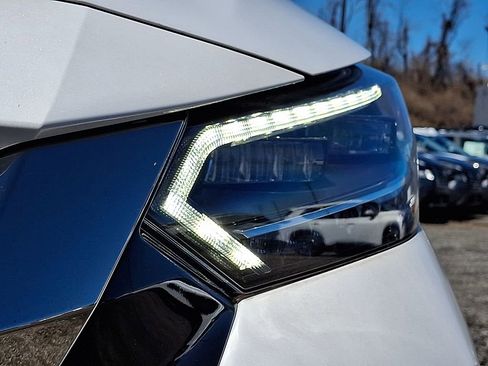 Used 2023 Nissan Sentra SR w/ SR Premium Package image 9