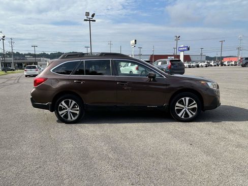 Used 2019 Subaru Outback 2.5i Limited w/ Popular Package #2 AWD/4WD image 8