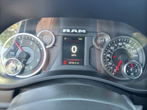 Used 2024 RAM 2500 Big Horn AWD/4WD image 34