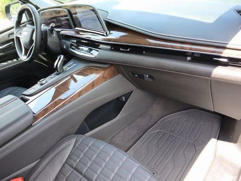 Used 2024 Cadillac Escalade Sport Platinum image 34