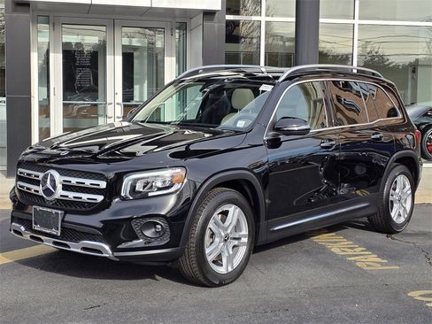 Certified 2022 Mercedes-Benz GLB 250 4MATIC image 5