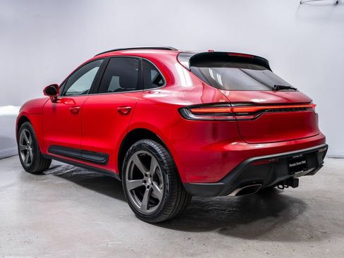 Certified 2025 Porsche Macan AWD/4WD image 3