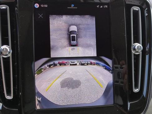 New 2026 Volvo XC40 B5 Plus w/ Protection Package Premier AWD/4WD image 16