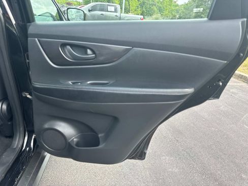 Used 2020 Nissan Rogue S FWD image 20
