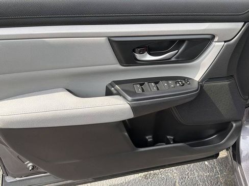 Used 2017 Honda CR-V LX image 13