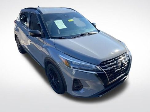 Used 2024 Nissan Kicks SR w/ SR Premium Package image 9
