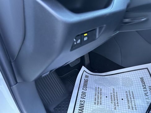 Certified 2022 Toyota RAV4 LE image 8