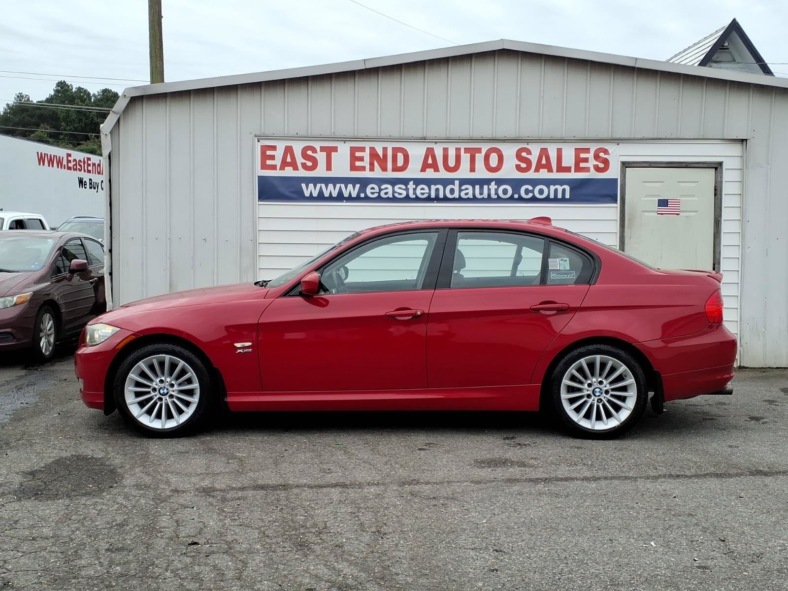 Used 2011 BMW 328i xDrive Sedan AWD/4WD image 2
