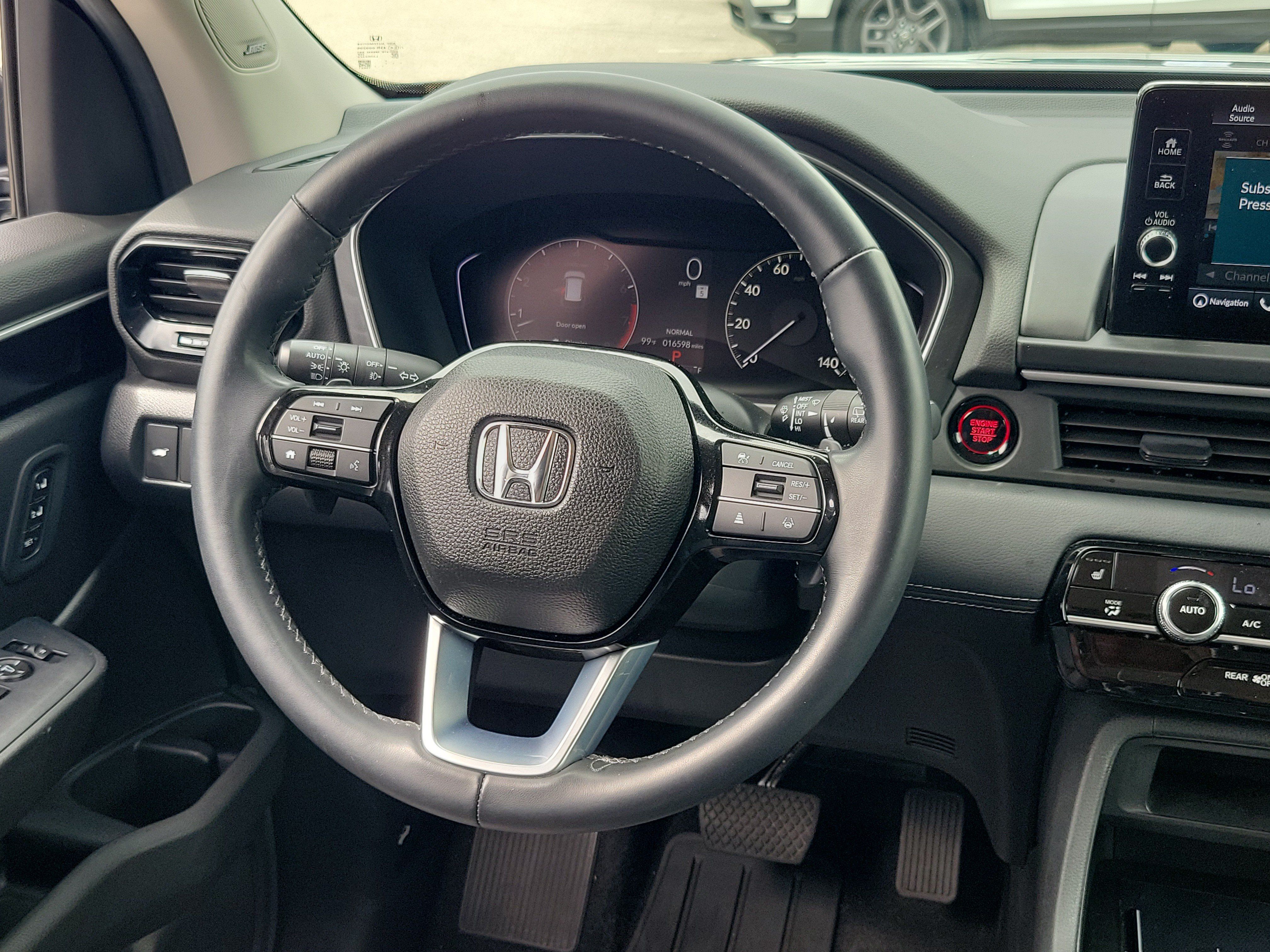 Used 2025 Honda Pilot Touring image 21
