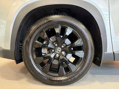 Used 2024 Toyota Grand Highlander AWD Hybrid image 39