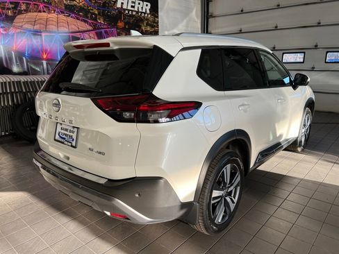 Used 2023 Nissan Rogue SL image 11