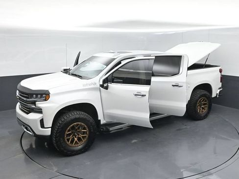 Used 2020 Chevrolet Silverado 1500 High Country w/ Technology Package AWD/4WD image 58