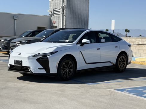 New 2026 Lexus ES 350e FWD image 7