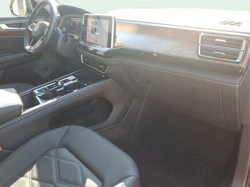 Used 2026 Volkswagen Atlas SE AWD/4WD image 25