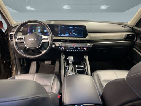 Used 2024 Kia Telluride EX w/ EX Captain's Chair Package image 15