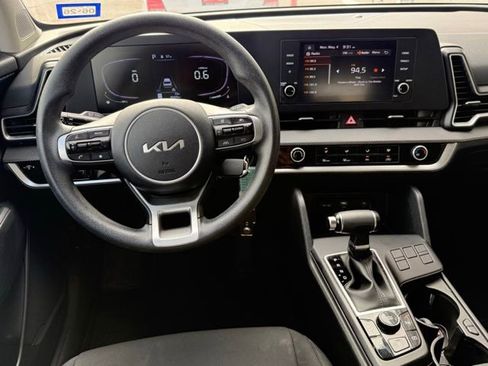 Used 2023 Kia Sportage LX FWD image 9
