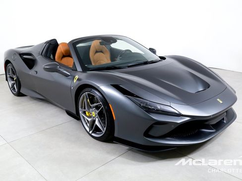 Used 2022 Ferrari F8 Tributo RWD image 4