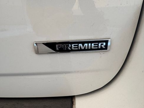 Used 2017 Chevrolet Equinox Premier w/ Enhanced Convenience Package image 8