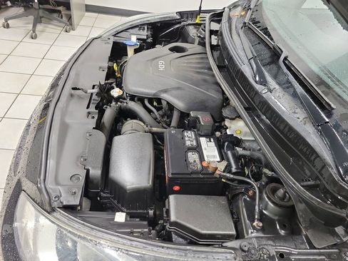 Used 2013 Hyundai Accent SE image 51