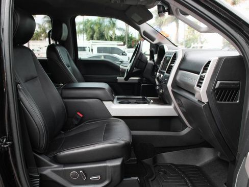 Used 2019 Ford F250 Lariat w/ Lariat Ultimate Package image 40