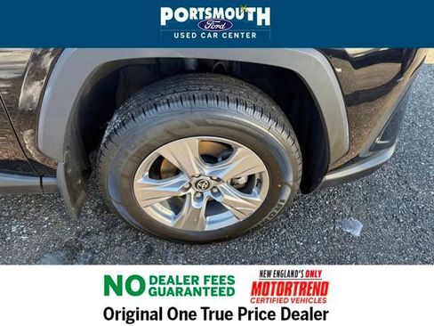 Used 2024 Toyota RAV4 XLE w/ Convenience Package image 31