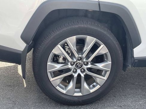 Used 2025 Toyota RAV4 XLE Premium w/ Weather Package FWD image 9