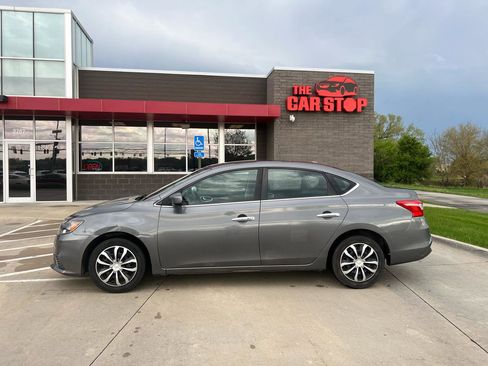 Used 2016 Nissan Sentra SV FWD image 1