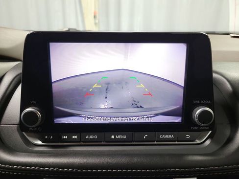 Used 2023 Nissan Rogue SV image 20