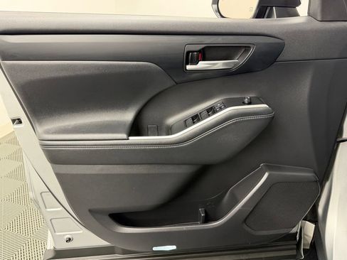 Used 2021 Toyota Highlander XSE AWD/4WD image 20