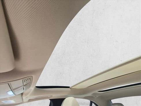 Used 2021 Mercedes-Benz E 350 Sedan image 9