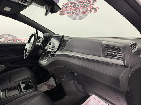 Used 2023 Honda Odyssey Sport image 12