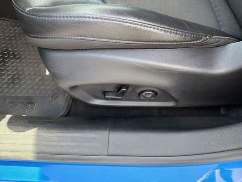 Used 2018 Jeep Compass Latitude FWD image 20