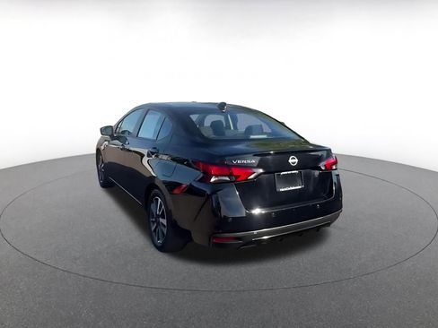 Used 2025 Nissan Versa SV image 11