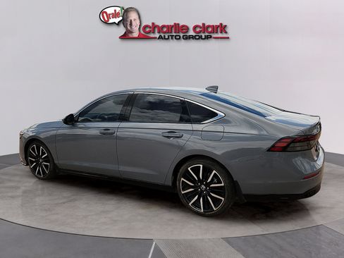 Used 2024 Honda Accord Touring image 2