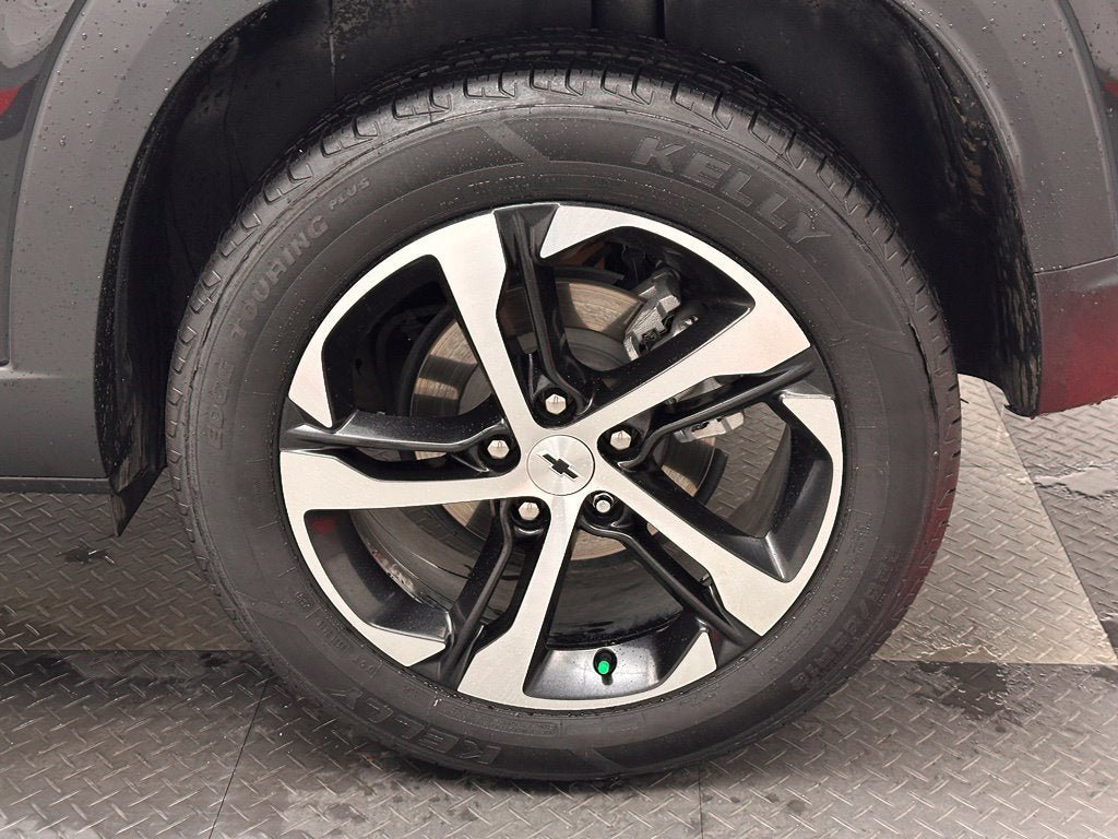 Used 2024 Chevrolet Trax RS w/ Driver Confidence Package FWD image 19