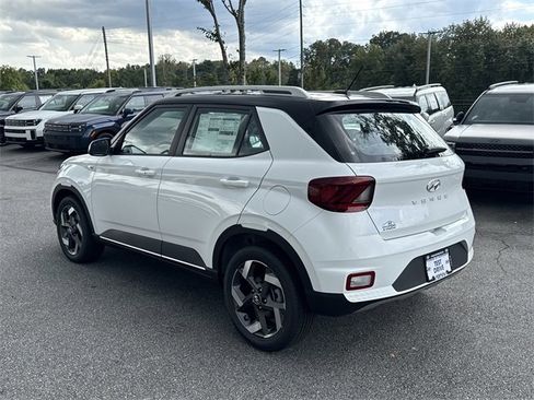 New 2025 Hyundai Venue Limited image 5