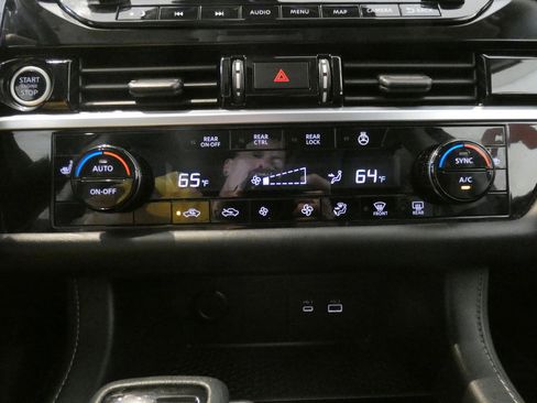 Used 2022 Nissan Pathfinder SL image 14