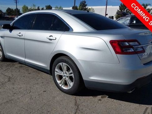 Used 2018 Ford Taurus SE FWD image 3