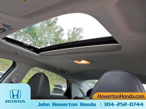 Used 2024 Hyundai Elantra Limited FWD image 17