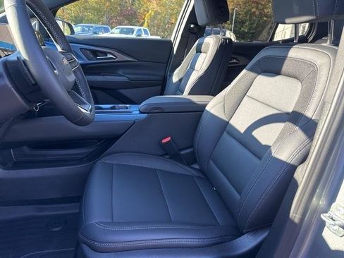 New 2026 Chevrolet Equinox EV LT image 9