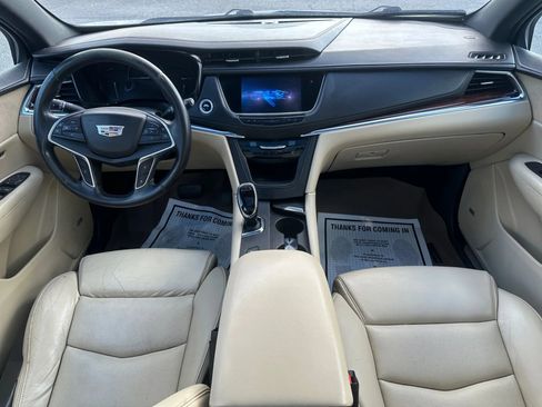Used 2017 Cadillac XT5 Luxury image 10