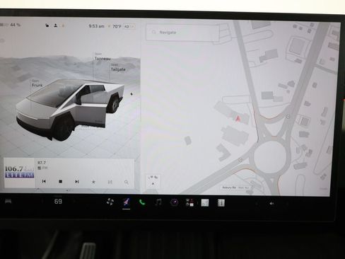Used 2025 Tesla Cybertruck AWD Crew Cab image 20