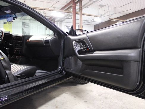 Used 2000 Chevrolet Camaro Z28 w/ SS Performance/Appearance Pkg image 20