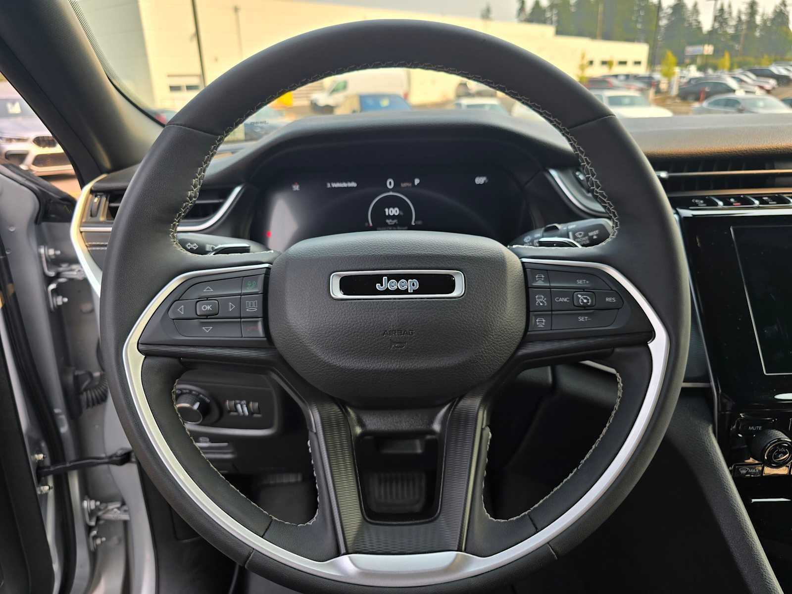 Used 2024 Jeep Grand Cherokee L Altitude AWD/4WD image 24