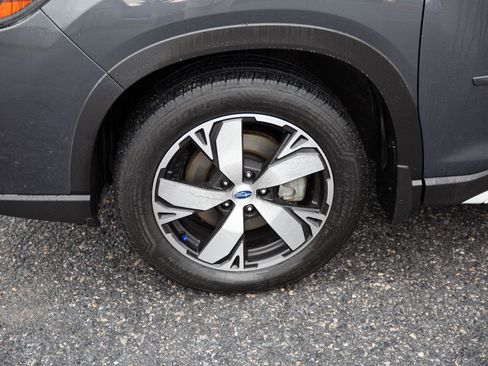 Used 2020 Subaru Forester Touring image 9