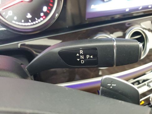 Used 2017 Mercedes-Benz E 400 4MATIC Wagon image 32