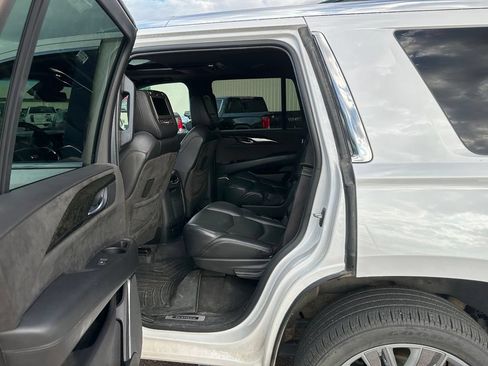 Used 2019 Cadillac Escalade Platinum AWD/4WD image 19