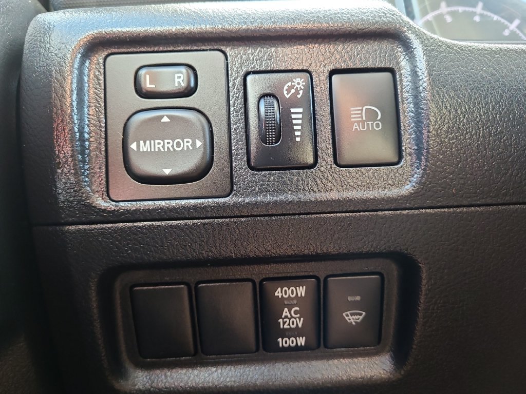 Used 2022 Toyota 4Runner SR5 AWD/4WD image 18
