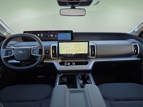 New 2026 Ford Expedition Active image 12