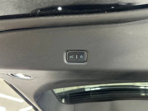 Used 2025 Ford Expedition Max Platinum AWD/4WD image 34